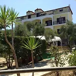 Seaview מלון דירות 4*