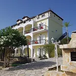Seaview מלון דירות 4*