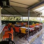 Seaview מלון דירות 4*