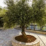 מלון דירות Seaview 4*