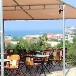 Seaview מלון דירות 4*