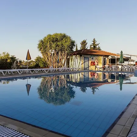 Seaview Aparthotel 4*